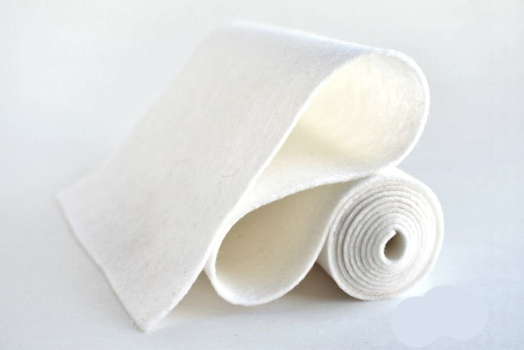 Felt Roll - White 45cm x 5m (1)